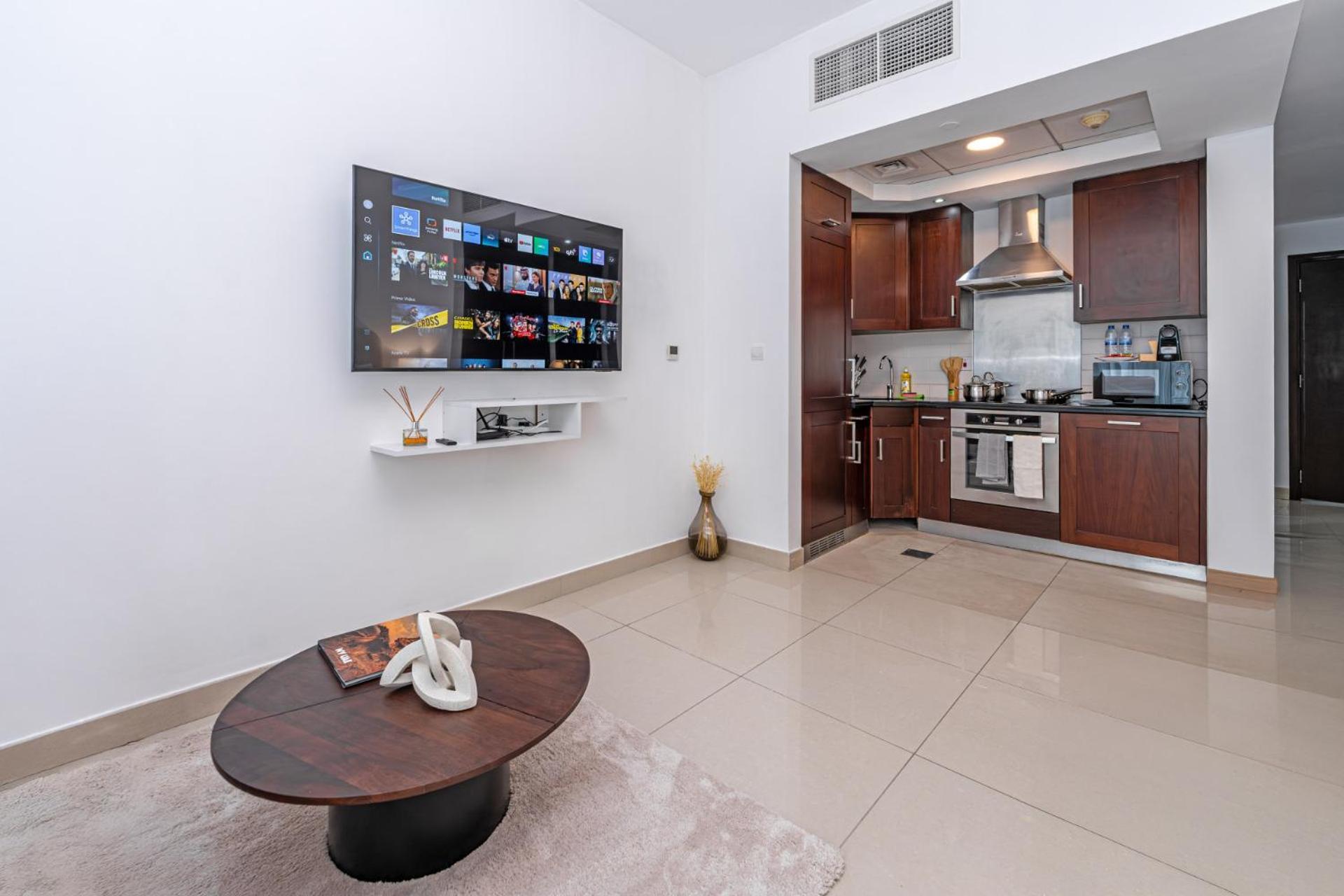 Elegant Studio I Balcony & Sofa Bed I Downtown Apartment *