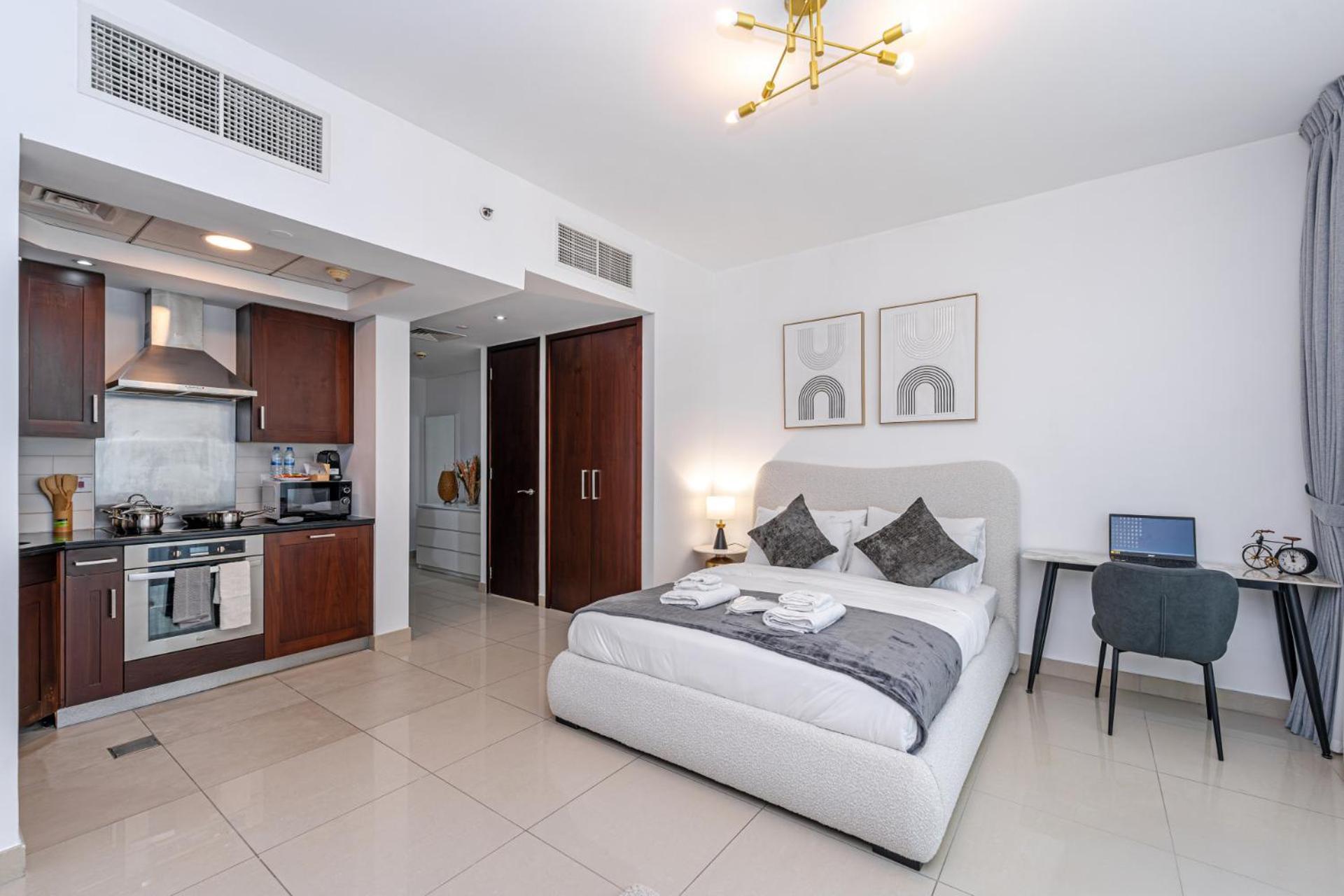 Elegant Studio I Balcony & Sofa Bed I Downtown Apartment Dubai